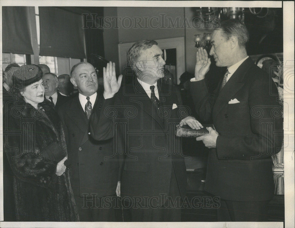 1940 Press Photo Edison Takes oath Secretary of navy - Historic Images
