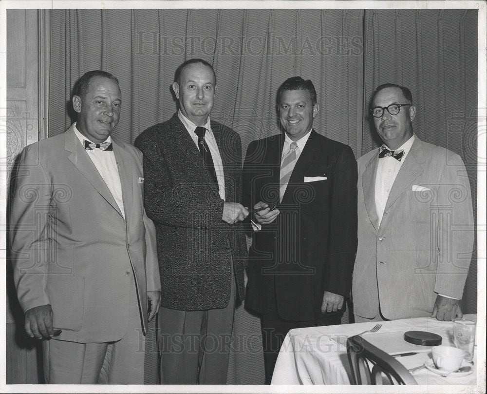 1955 Press Photo Ford Executives Including Earl T Zweifel With Max Evans - Historic Images