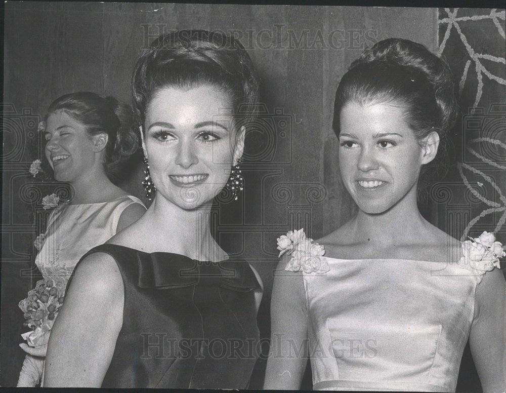 1967 Press Photo Maureen Cecelia O&#39;Connell Connie McClory Kathleen Ann Kearny - Historic Images