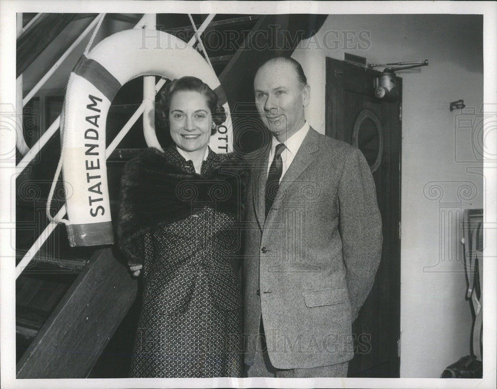 1957 Press Photo Mr and Mrs Raymond L McClory On SS Statendam - Historic Images