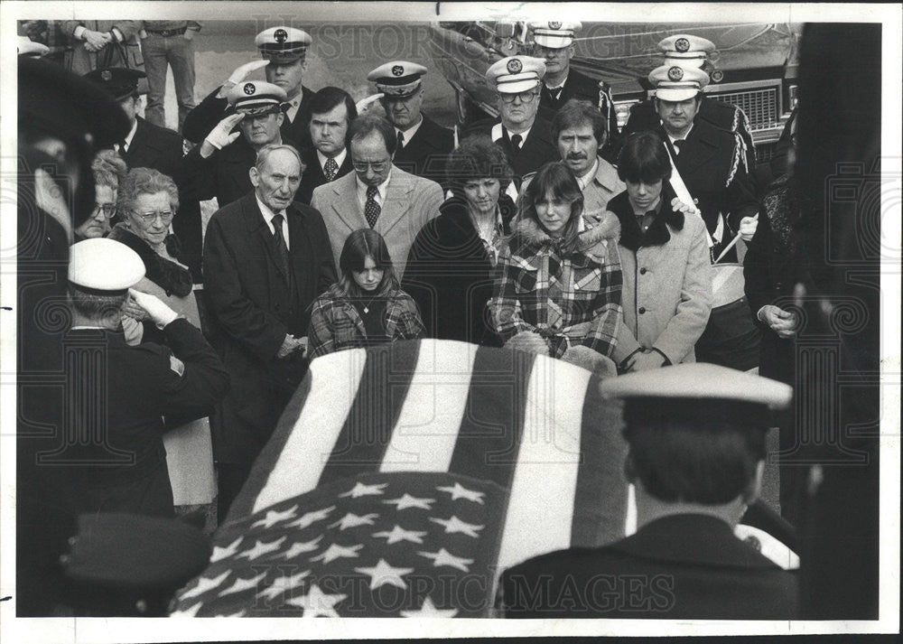 1978 Press Photo Fire Man&#39;s Funeral He Jumped Out Window Trying To Save Lives - Historic Images