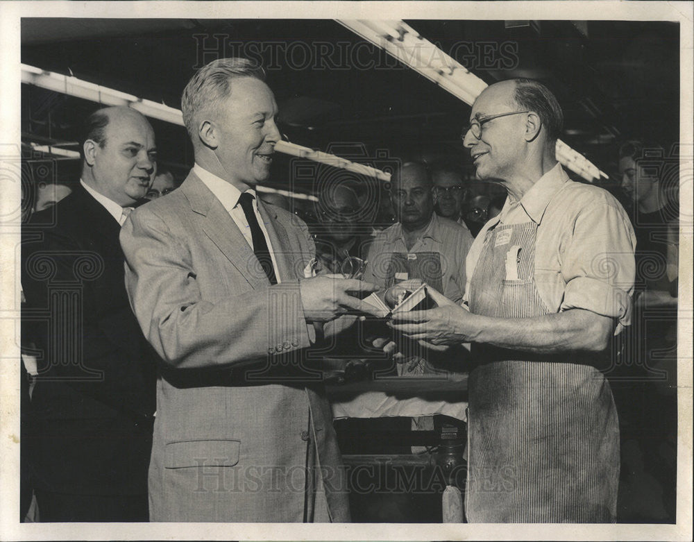 1961 Press Photo Printer Charles j. boyer hy Shannon - Historic Images