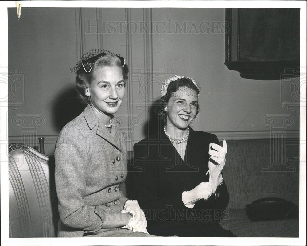 1955 Press Photo Mrs James McCarty and Mrs Robert W Tansill - Historic Images