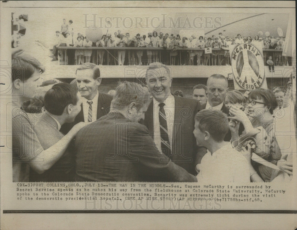 1968 Press Photo Senator Eugene McCarthy Secret Service Colorado University - Historic Images