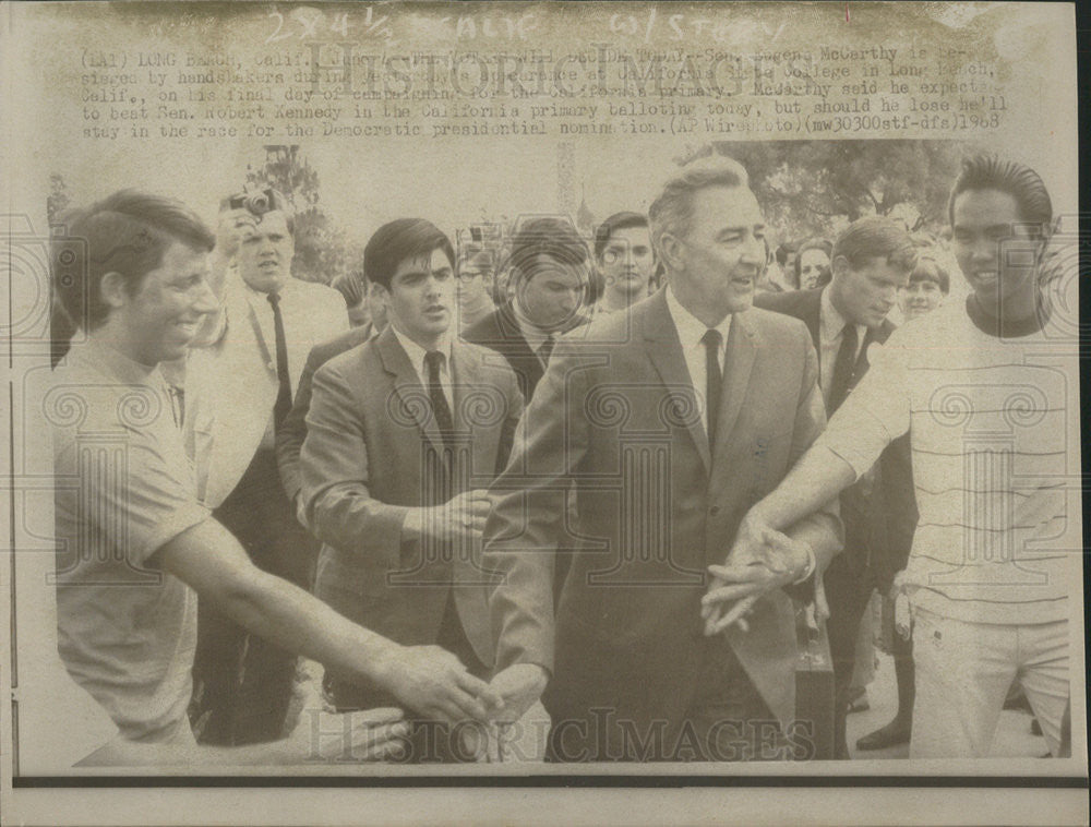 1968 Press Photo Senator Eugene McCarthy California State College Campaign - Historic Images