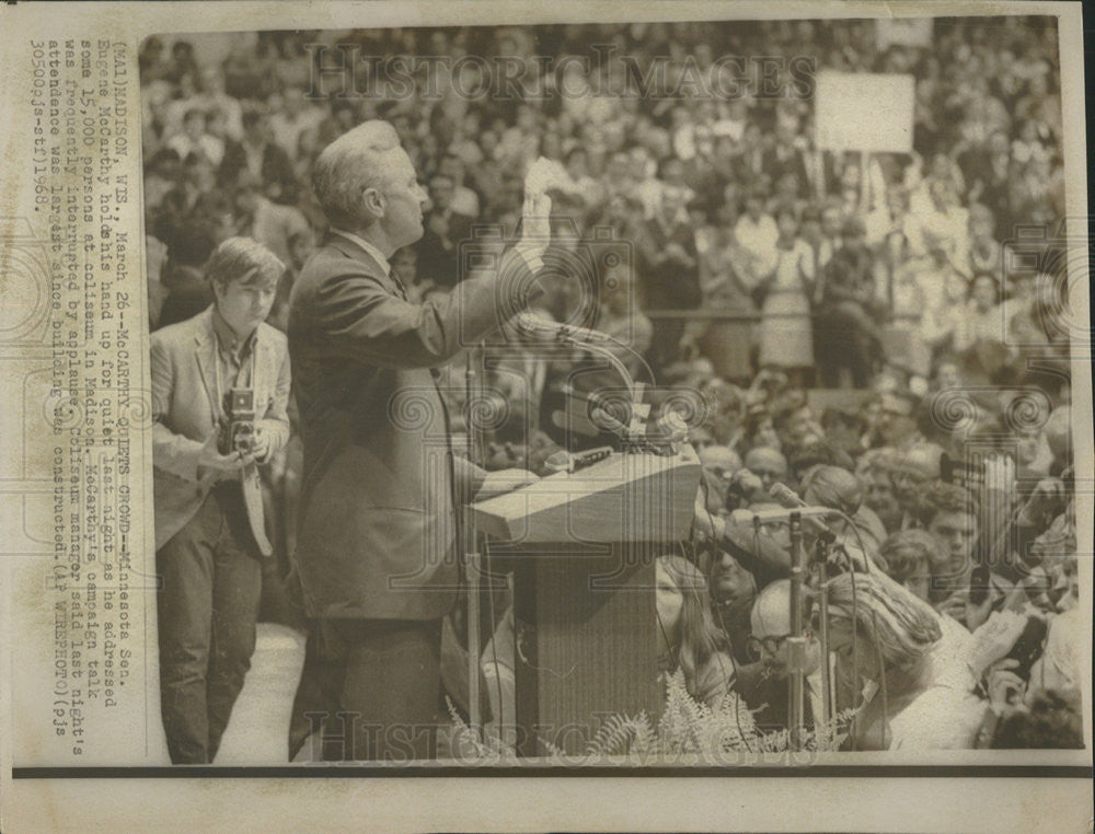 1968 Press Photo Senator Eugene McCarthy Election Campaign - Historic Images