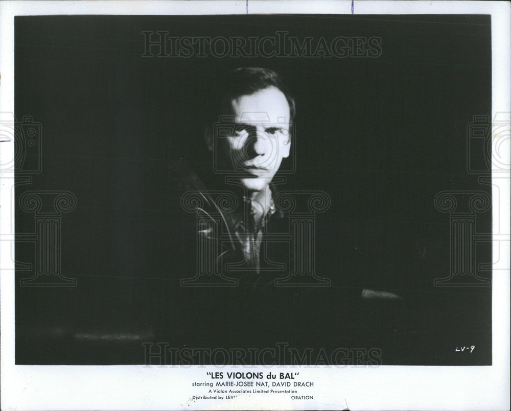 1975 Press Photo Jean-Louis Trintignant Actor Les Violons Bal - Historic Images