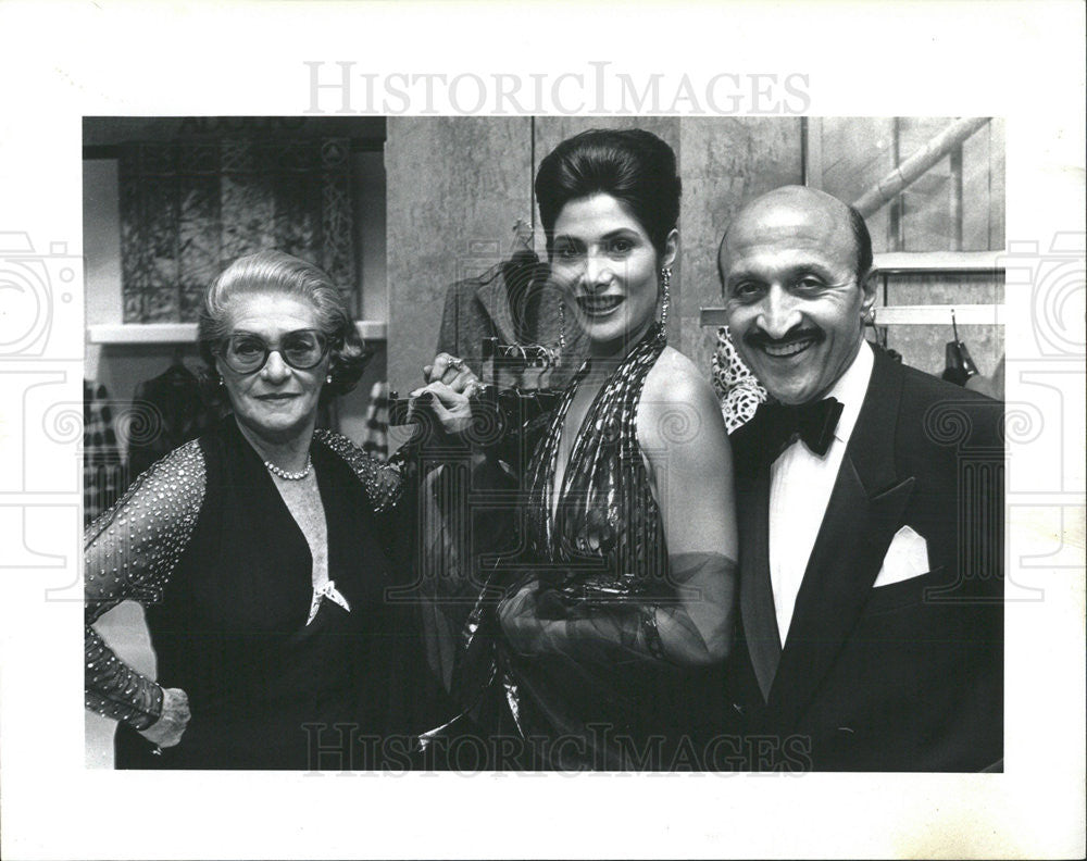 1990 Press Photo Pauline Trigere Designer Tony Rossi Saks 5th Avenue Opening - Historic Images