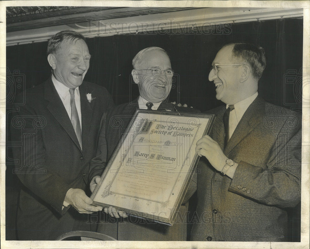 1955 Press Photo Douglas Supreme Court Ex Harry S Truman Pres Society of Lawyers - Historic Images