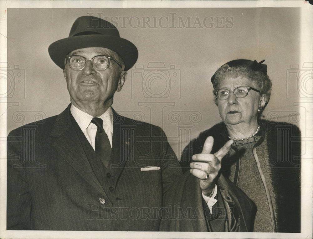 1961 Press Photo Former President Harry Truman and his wife in Chicago. - Historic Images