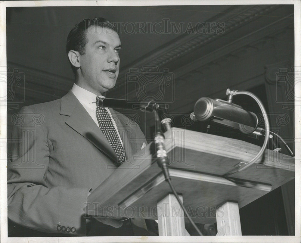 1953 Press Photo John T Rettaliata President of Ill of technology - Historic Images