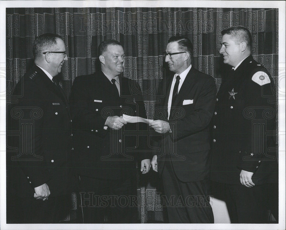 1968 Press Photo CLAUDE BOWDEN PATROLMAN DANIEL T. DRAGEL JAMES WILLLIAM - Historic Images