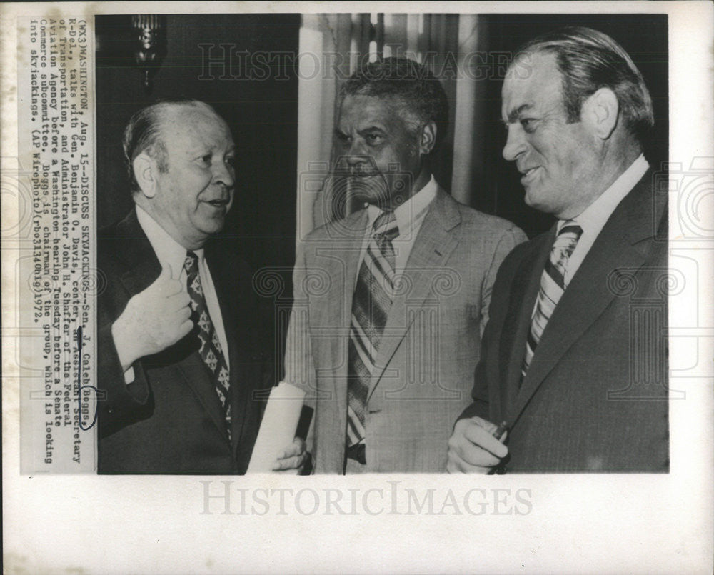 1972 Press Photo James Caleb Boggs US senator discuss skyjackings with Benjamin - Historic Images