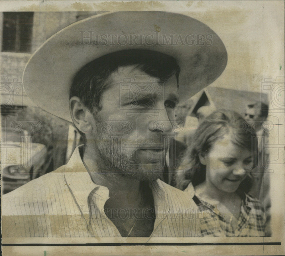 1966 Press Photo Jean Pierre Marquant Frenchmen completes week long walk 102mile - Historic Images