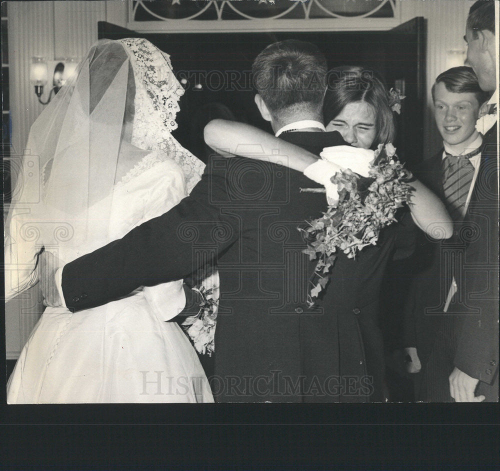 1965 Press Photo Newlyweds Adelaide Kirby David Brown Morris - Historic Images