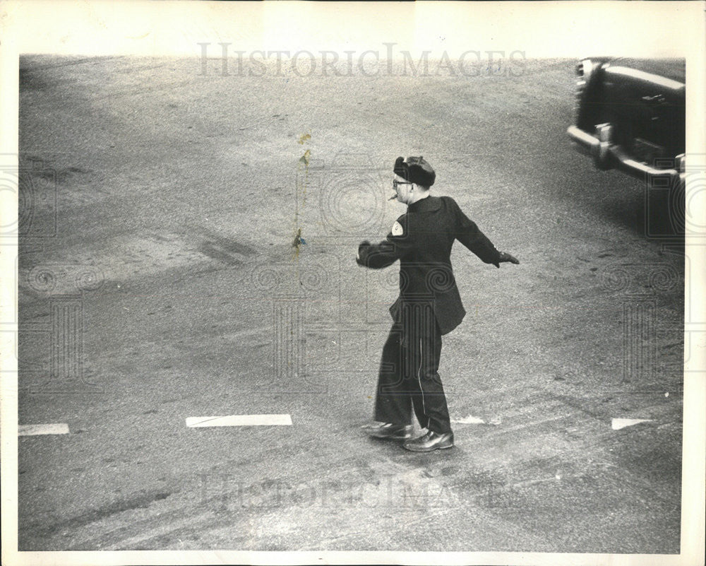 1965 Press Photo Robert Murphy Policeman - Historic Images