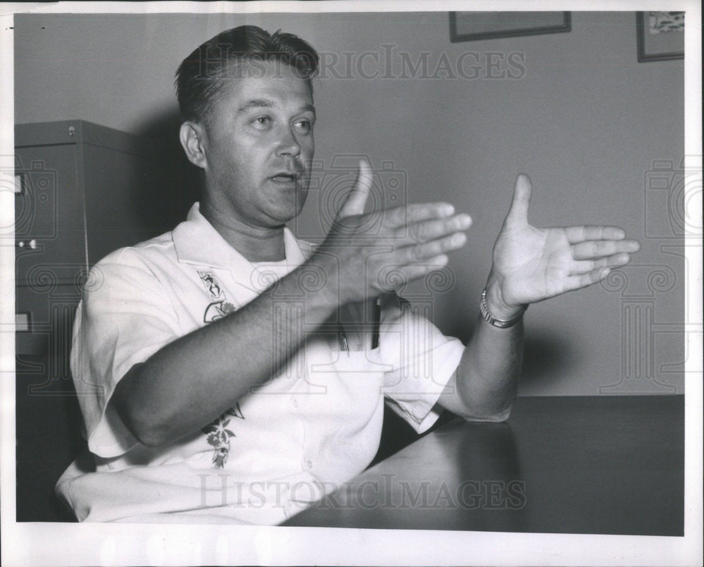 1962 Press Photo Dr. Glen E. Rayson Chicago City Illinois Physician - Historic Images