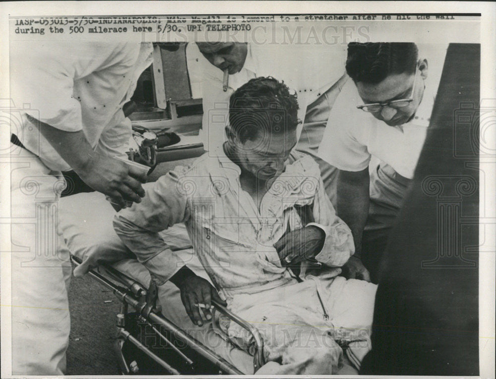 1959 Press Photo Mike Magill American race car driver hit wall - Historic Images