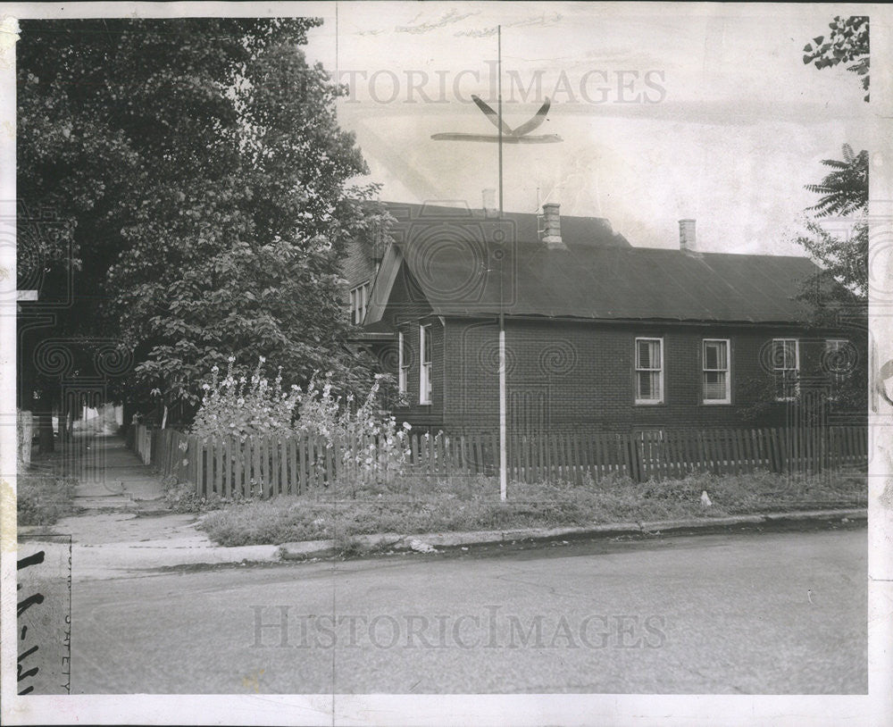 1955 Press Photo Home Exterior - Historic Images