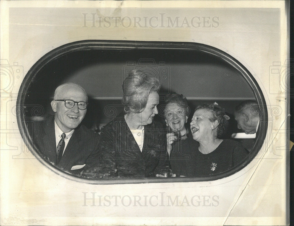 1963 Press Photo Joseph Merrion midst planning session annual award Dinner - Historic Images