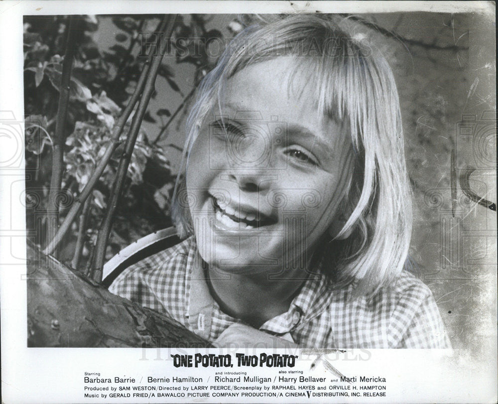 1964 Press Photo Marti Mericka Child Actor Smiles &quot;One Potato, Two Potato&quot; Film - Historic Images