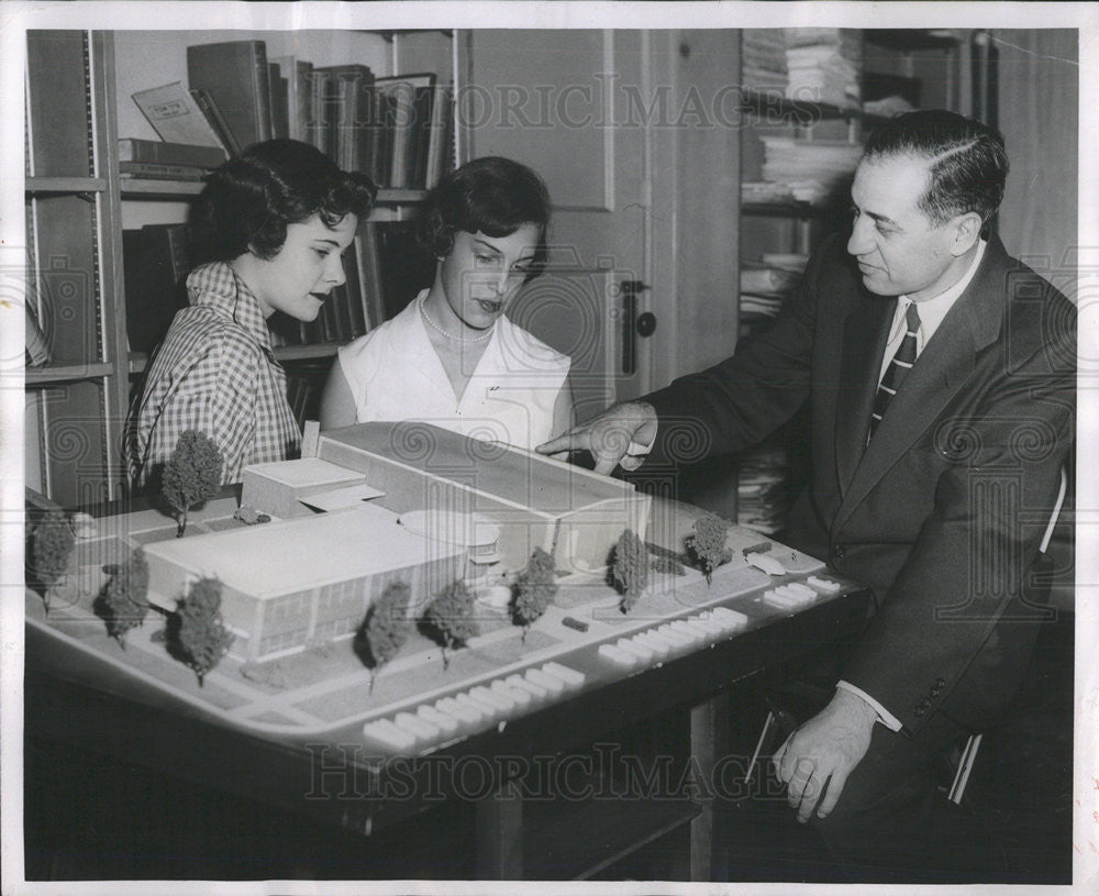 1955 Press Photo Dr Leonard J Mervis Architect Model - Historic Images