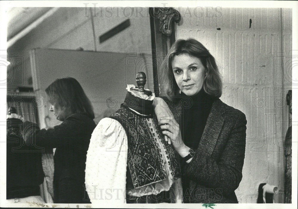 1982 Press Photo Jessica Hain Chicago Goodman Theatre Costume Fashion Designer - Historic Images