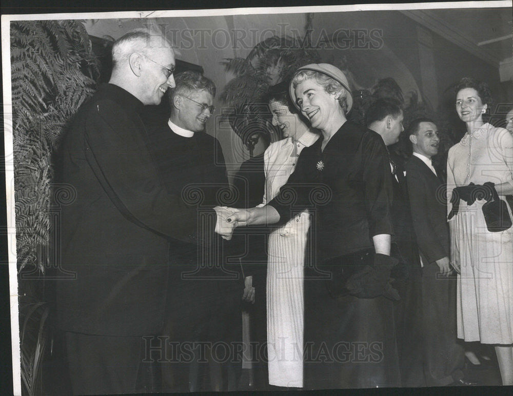 1955 Press Photo Very Rev Maguire Rev O&#39;Callaghan Mrs Martre Mrs Fitzgerald - Historic Images