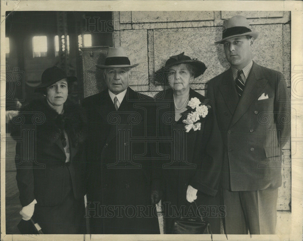 1936 Press Photo Gov Frank Lowden And Family In Chicago After European Trip - Historic Images