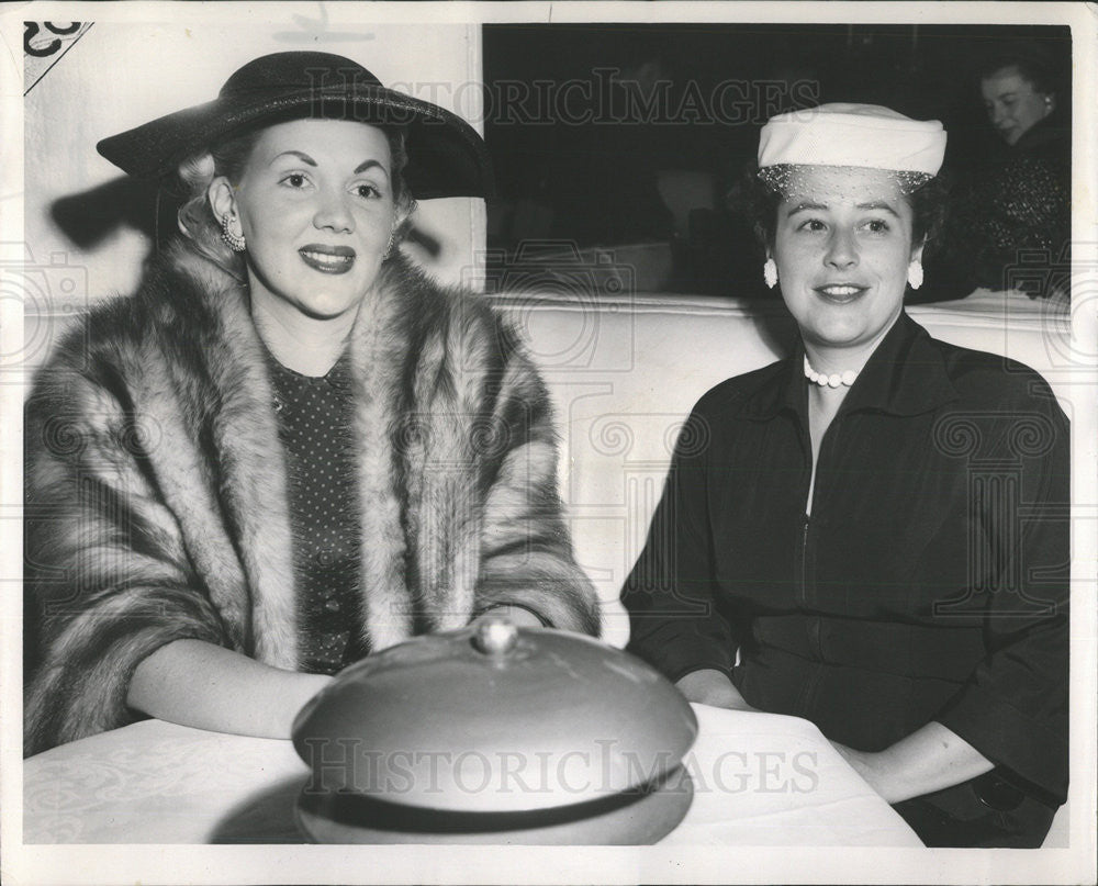 1952 Press Photo Mrs Phillip Manning,Mrs Henry Weber - Historic Images