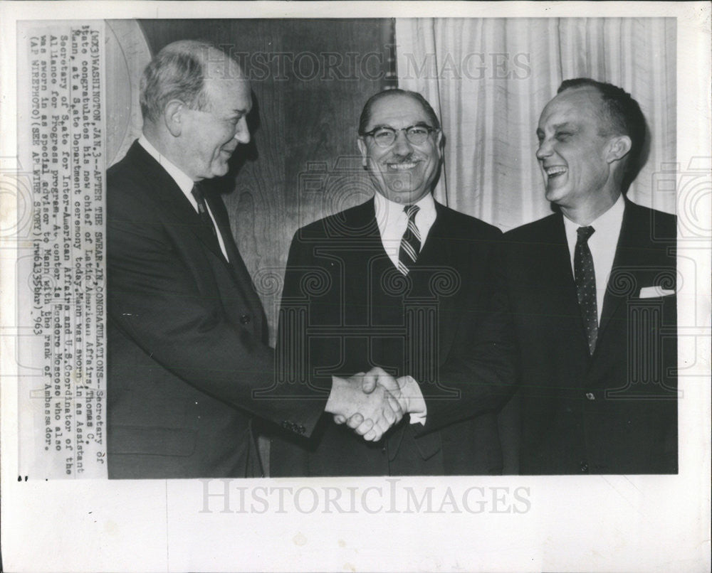 1964 Press Photo Secretary State congratulates New Chief Thomas C. Mann - Historic Images