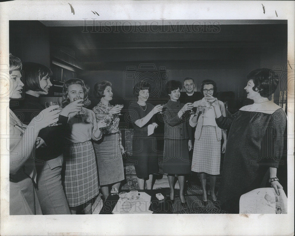 1965 Press Photo Gemini 7 Marilyn James Lovell Frank Borman Jane Pete Conrad - Historic Images