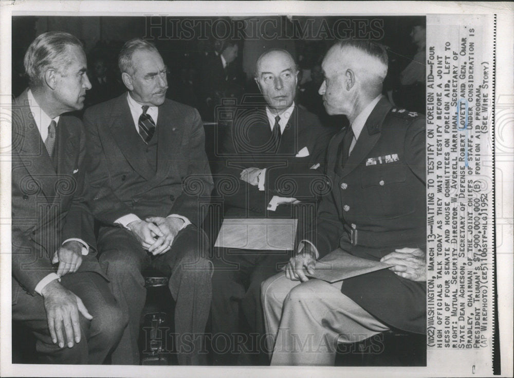 1952 Press Photo Secretary of Defense robert lovett gen. omar bradley - Historic Images