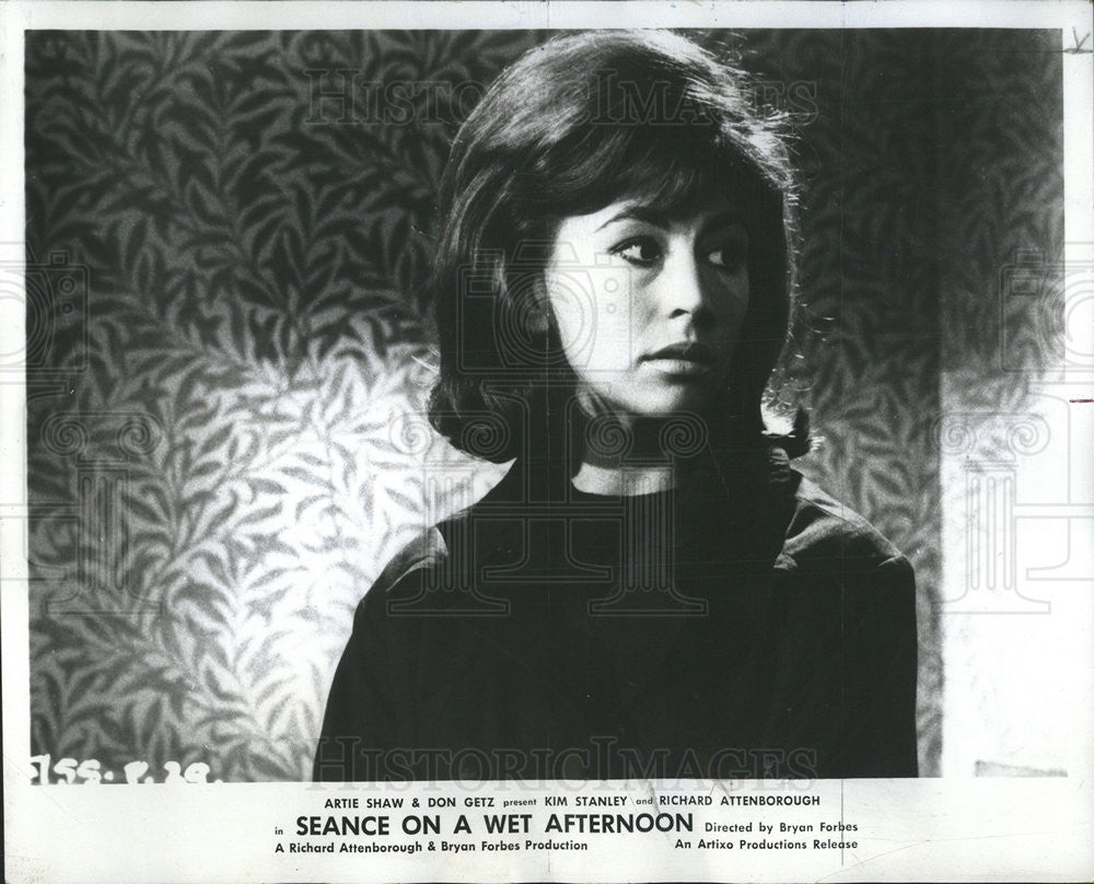 1965 Press Photo Nanette Newman Actress Seance Wet Afternoon - Historic Images