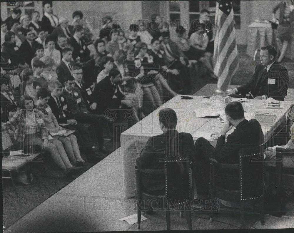 1967 Press Photo Astronaut James Lovell In panel Discussion-Pursuit of Excellenc - Historic Images