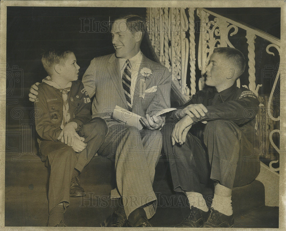 1956 Press Photo Edward Kolozsky Edward F Wilson Chicago Boy Scouts of America - Historic Images