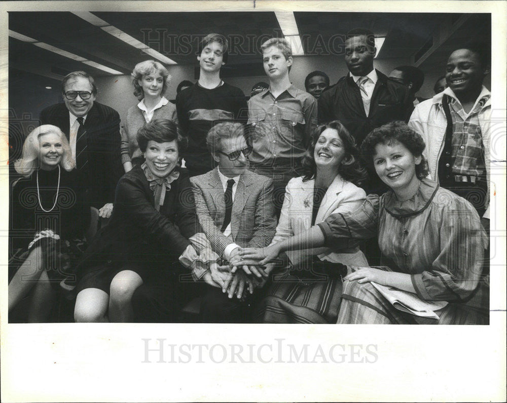 1982 Press Photo Opera Seminar Sun Times Tales Hoffman Robert C Marsh - Historic Images