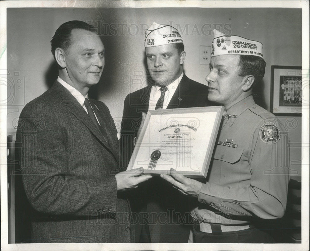 1958 Press Photo City Clerk John C. Marcin receives citation from the VFW - Historic Images