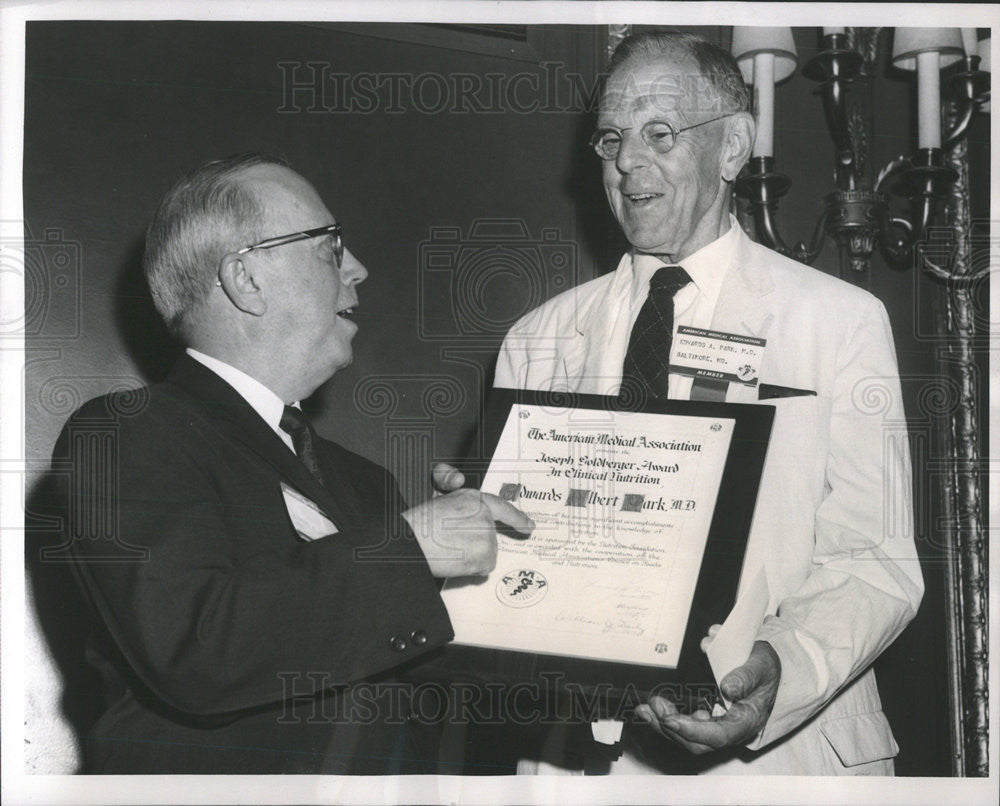 1962 Press Photo Doctor Edwards Albert Park Clinical Nutrition Award - Historic Images