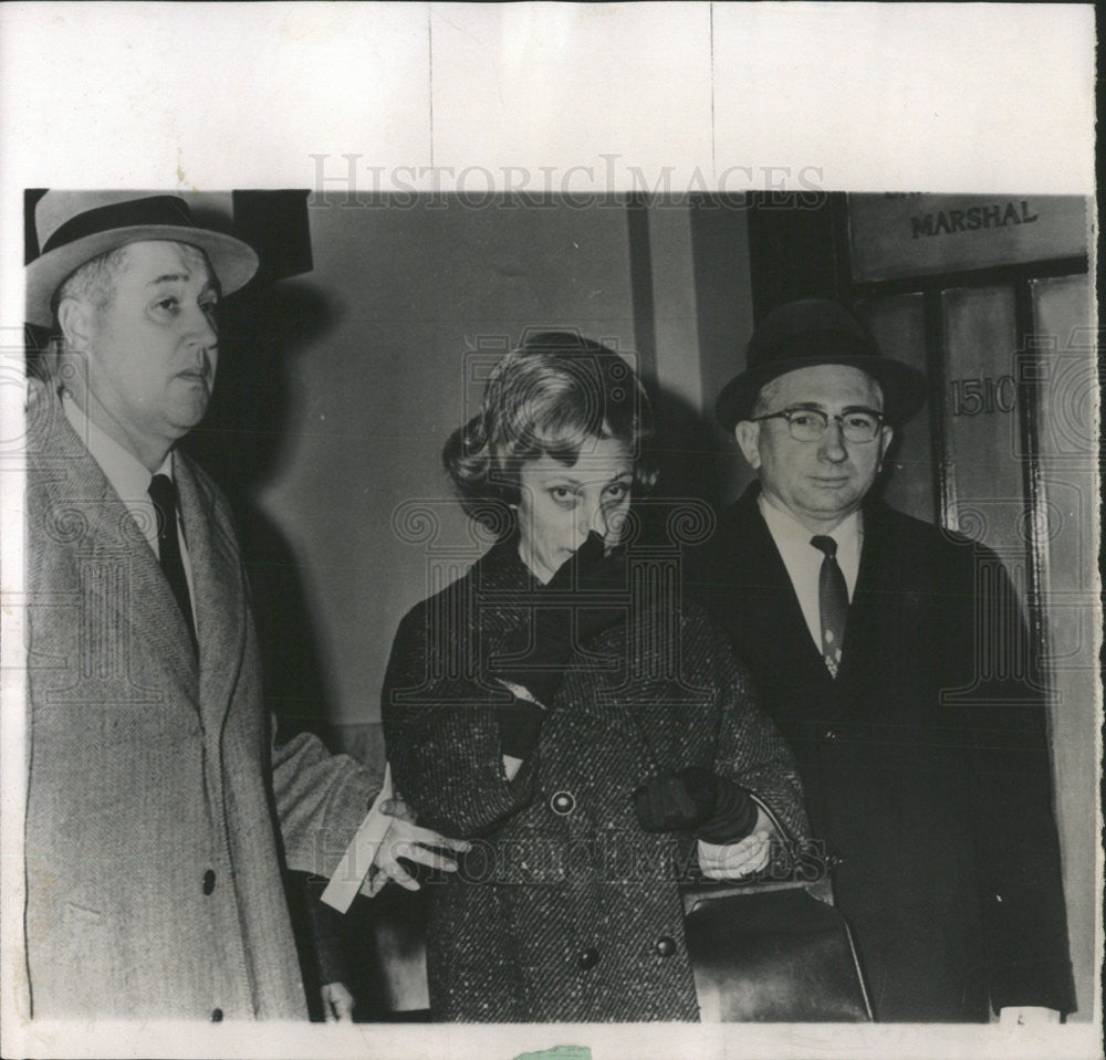 1961 Press Photo Mildred Paperman in custody for income tax evasion - Historic Images