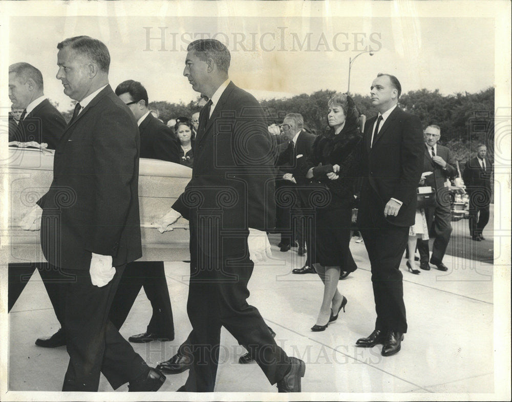 1964 Press Photo  Circuit Court Judge McAuliiffe funeral - Historic Images