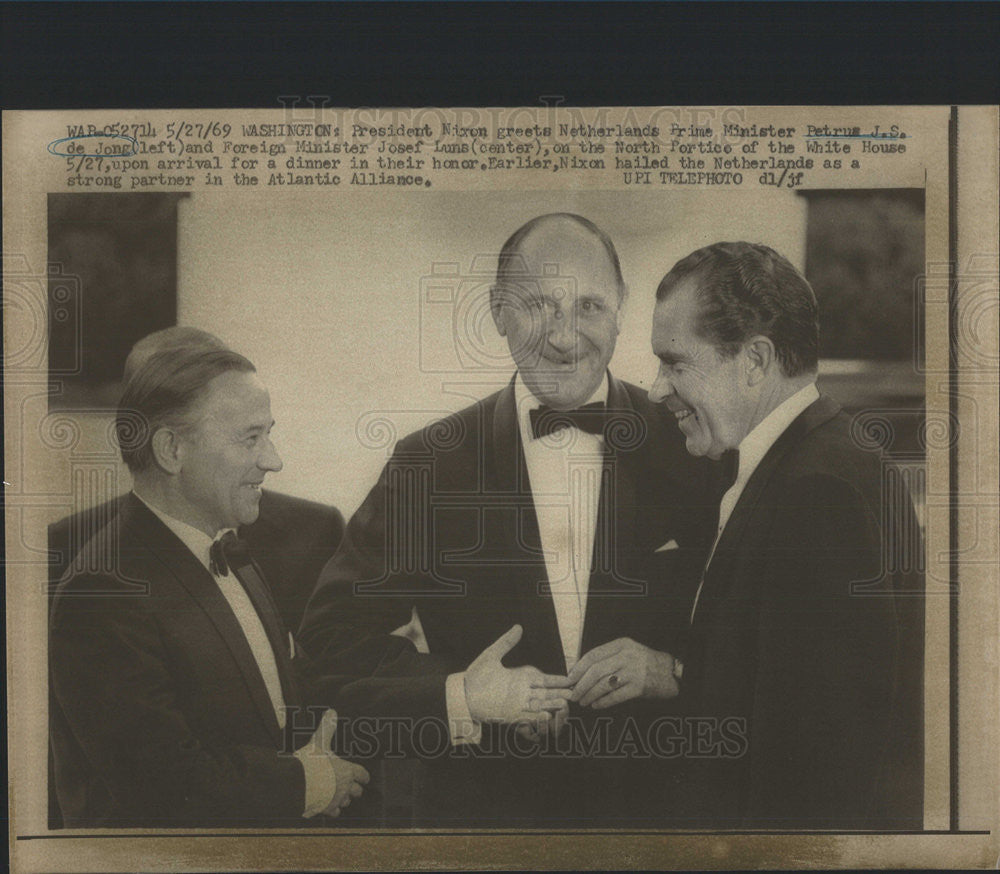 1969 Press Photo President Nixon with Netherlands Prime Minister Petrus de Jong - Historic Images