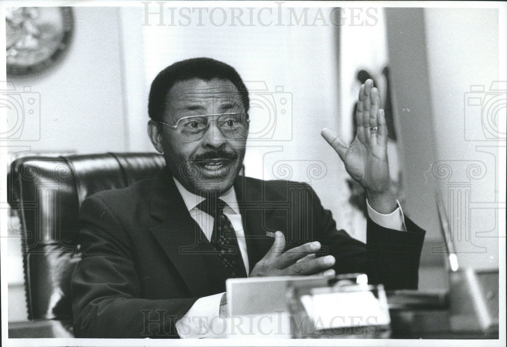 1994 Press Photo Roland Wallace Burris Senator Illinois - Historic Images