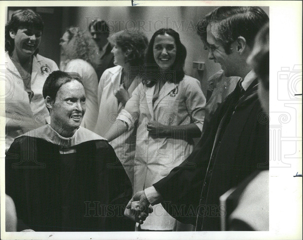1983 Press Photo Kenneth Campbell, burn victim graduates.Dr Charles Drueck - Historic Images