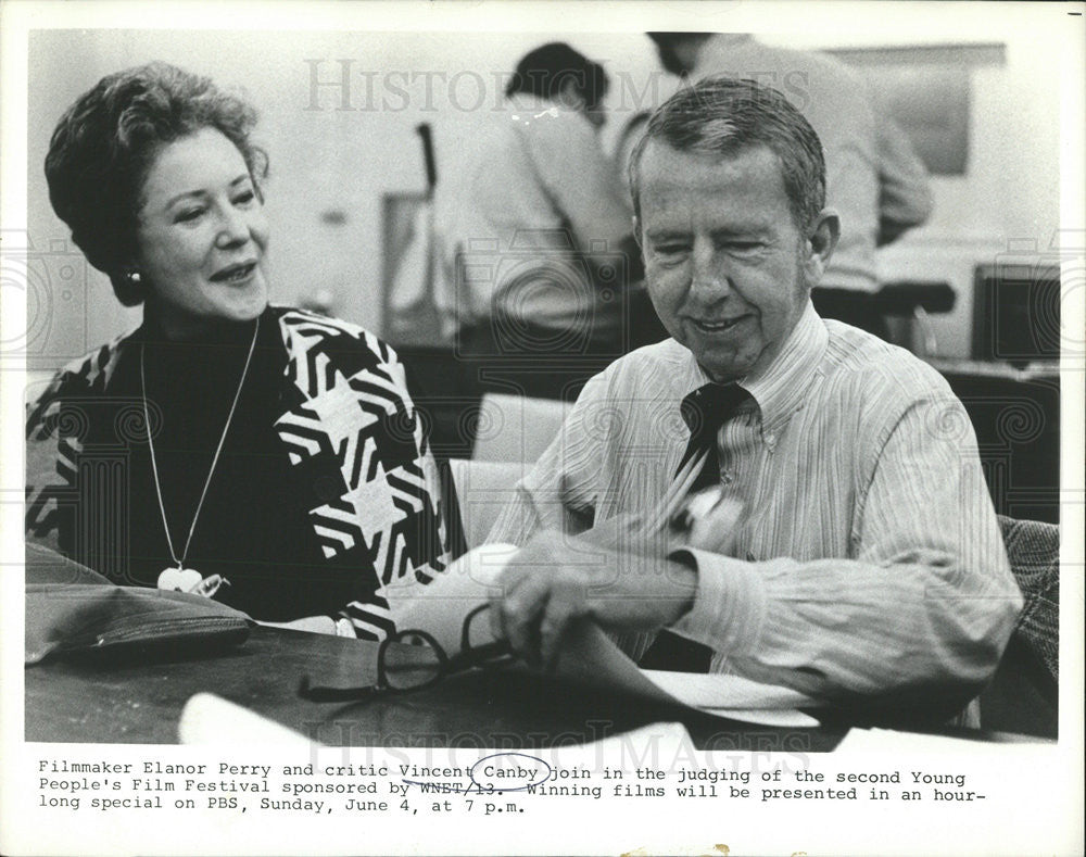 1972 Press Photo Eleanor Perry Vincent Canby Young People Film Festival Judge - Historic Images