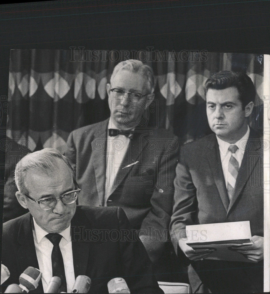 1966 Press Photo Vinton Bacon,Forbes McCann,Allen Lavin at press confab - Historic Images