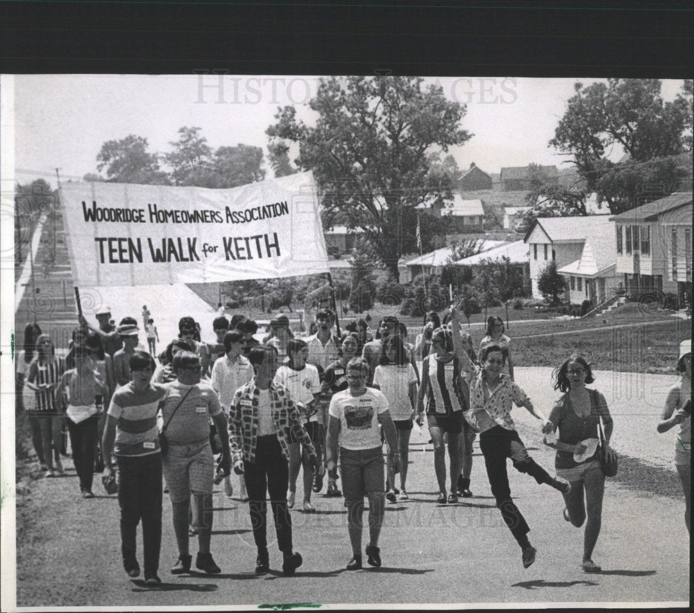 1970 Press Photo &quot;Teen Walk for Keith&quot; Fundraising Drive - Historic Images