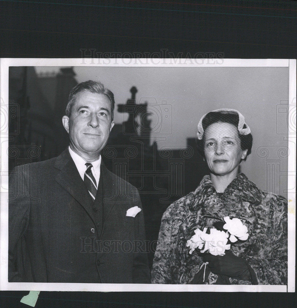 1954 Press Photo Newlyweds Holy Trinity Episcopal Church - Historic Images