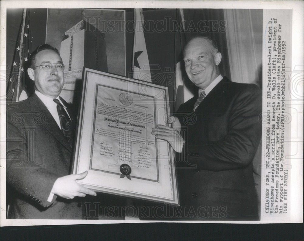 1952 Press Photo Dwight Eisenhower Kenneth Wells Freedoms Foundations - Historic Images