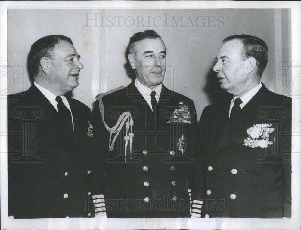 1959 Press Photo Admiral Robert Dennison US Navy officer James Holloway NATO - Historic Images
